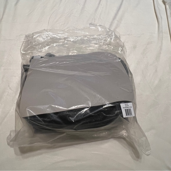 NWT Steve Madden Blady Black & Blue Reversible Floral Tote w/ Cosmetic Bag - Picture 5 of 6